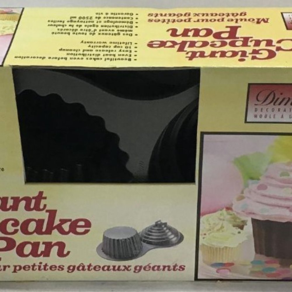 Wilton Giant Dimensions Large Cupcake PAN - Picture 3 of 5